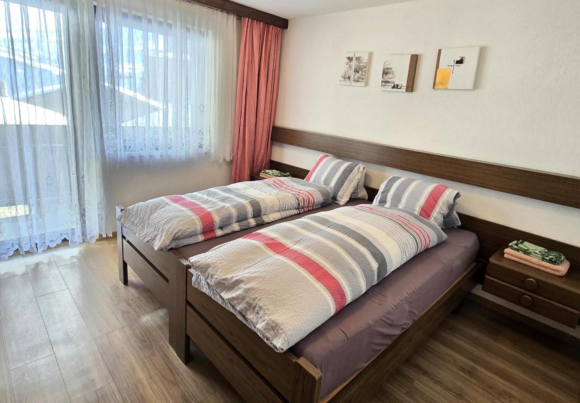 Ferienhaus Adonis Saas-Grund Zimmer foto